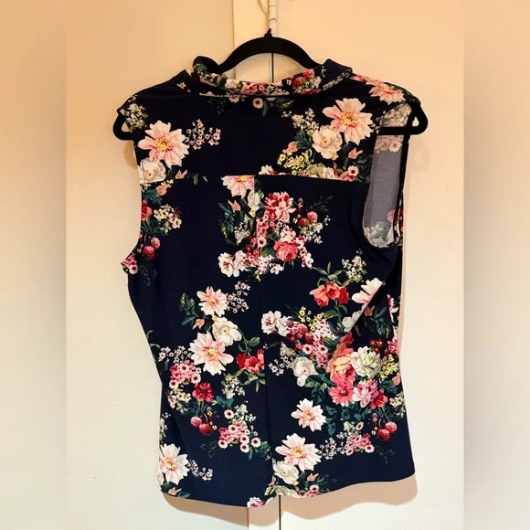 NWOT Tommy Hilfiger Pink and Orange Sleeveless Blouse with Notched Collar - Picture 5 of 5